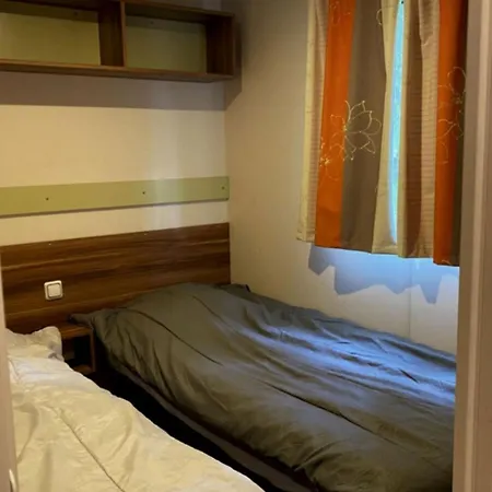 Campsite Mobil Avec Terrasse, 2 Chambres, 4 Pers. - Api-1-52-840