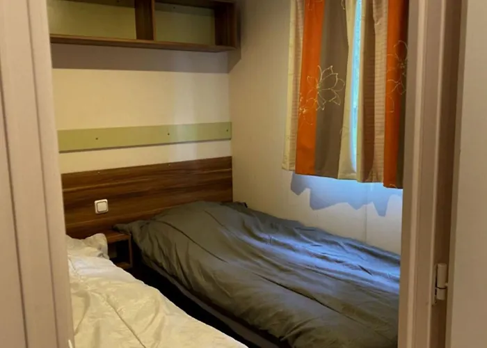 Campsite Mobil Avec Terrasse, 2 Chambres, 4 Pers. - Api-1-52-840